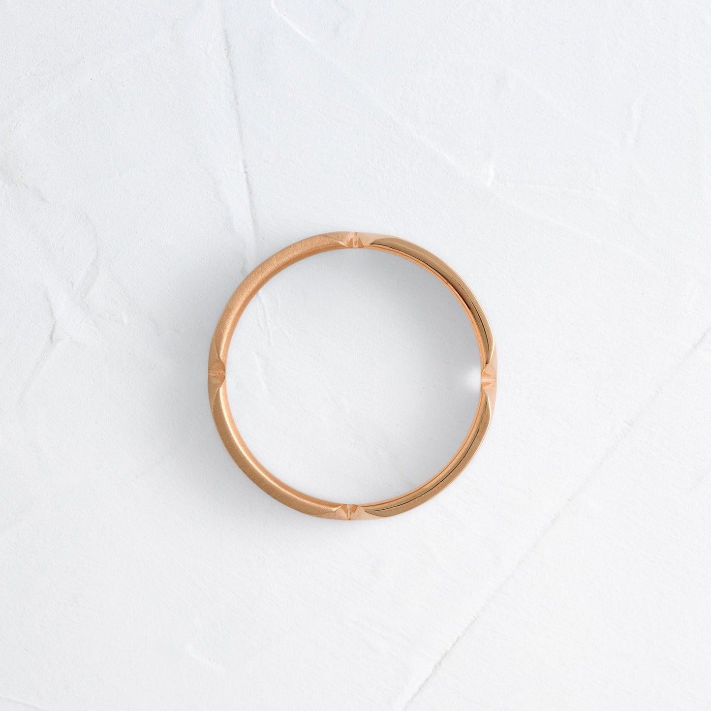 Center Pinch- Men's Wedding BandCenter Pinch- Men's Wedding Band - Front view