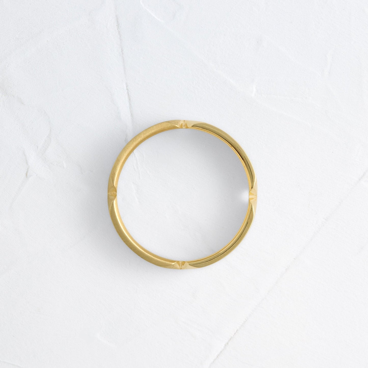Center Pinch- Men's Wedding BandCenter Pinch- Men's Wedding Band - Front view