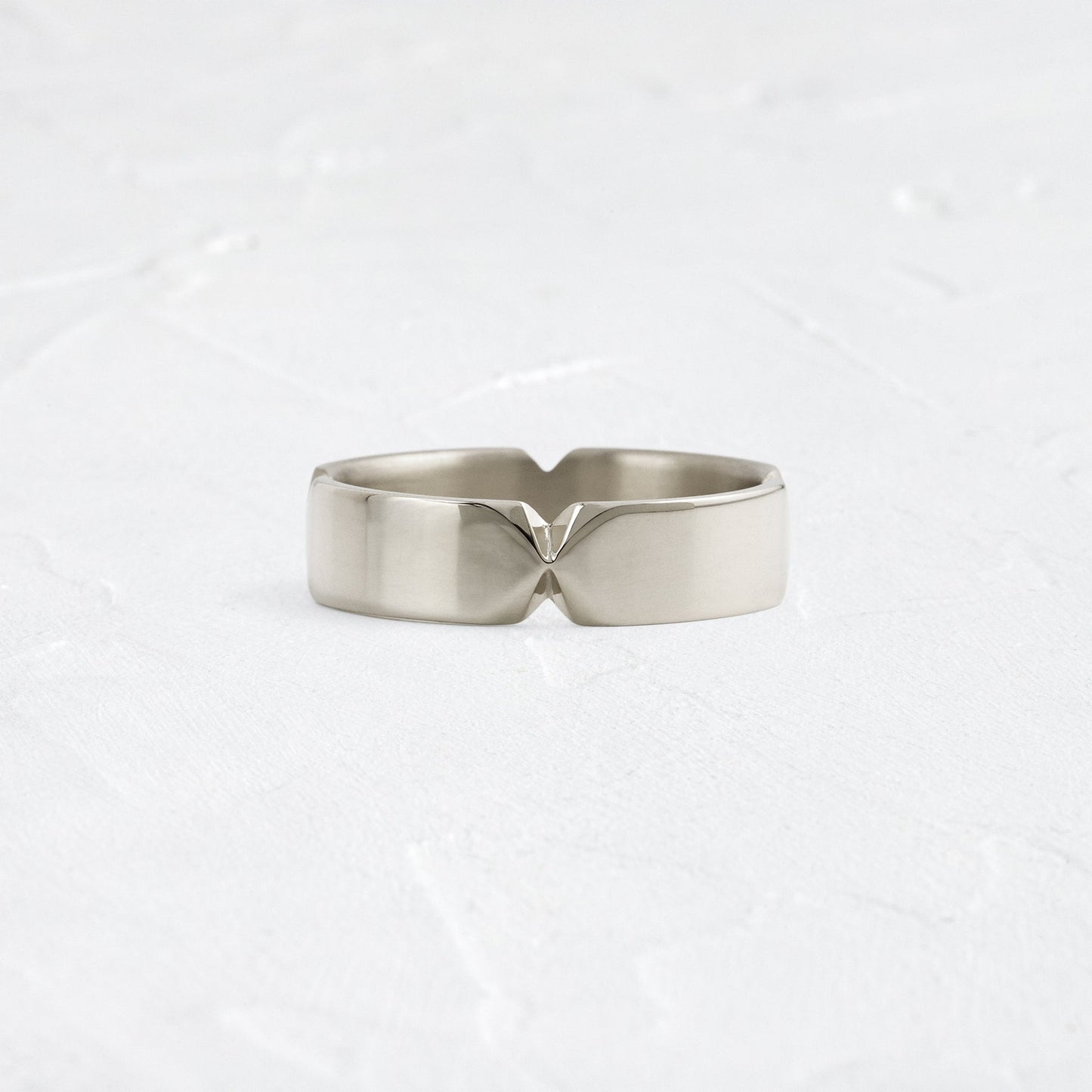 Center Pinch- Men's Wedding BandCenter Pinch- Men's Wedding Band - Back view