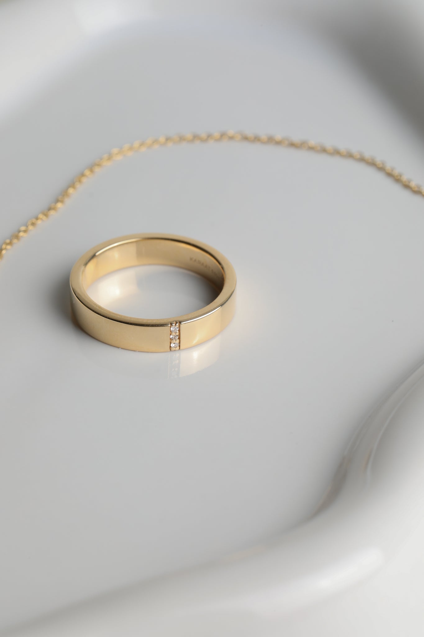 Cigar Flush Set- 0.01 CT Round Lab Grown Diamond Wedding BandCigar Flush Set- 0.01 CT Round Lab Grown Diamond Wedding Band - Front view