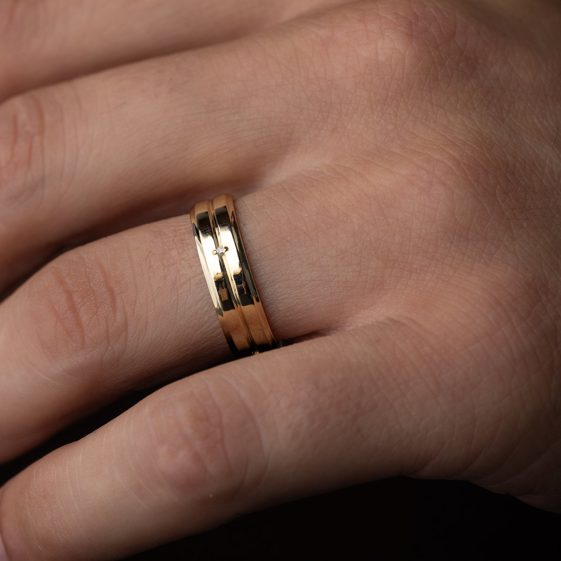 Classic Band with Dainty Stones- 0.05 CT Round Lab Grown Diamond Men's Wedding BandClassic Band with Dainty Stones- 0.05 CT Round Lab Grown Diamond Men's Wedding Band - Side view