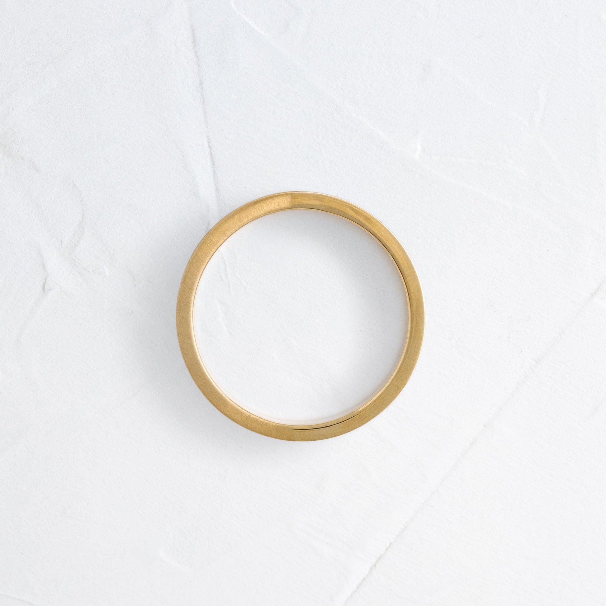 Classic Flat Court- Men's Wedding BandClassic Flat Court- Men's Wedding Band - Front view