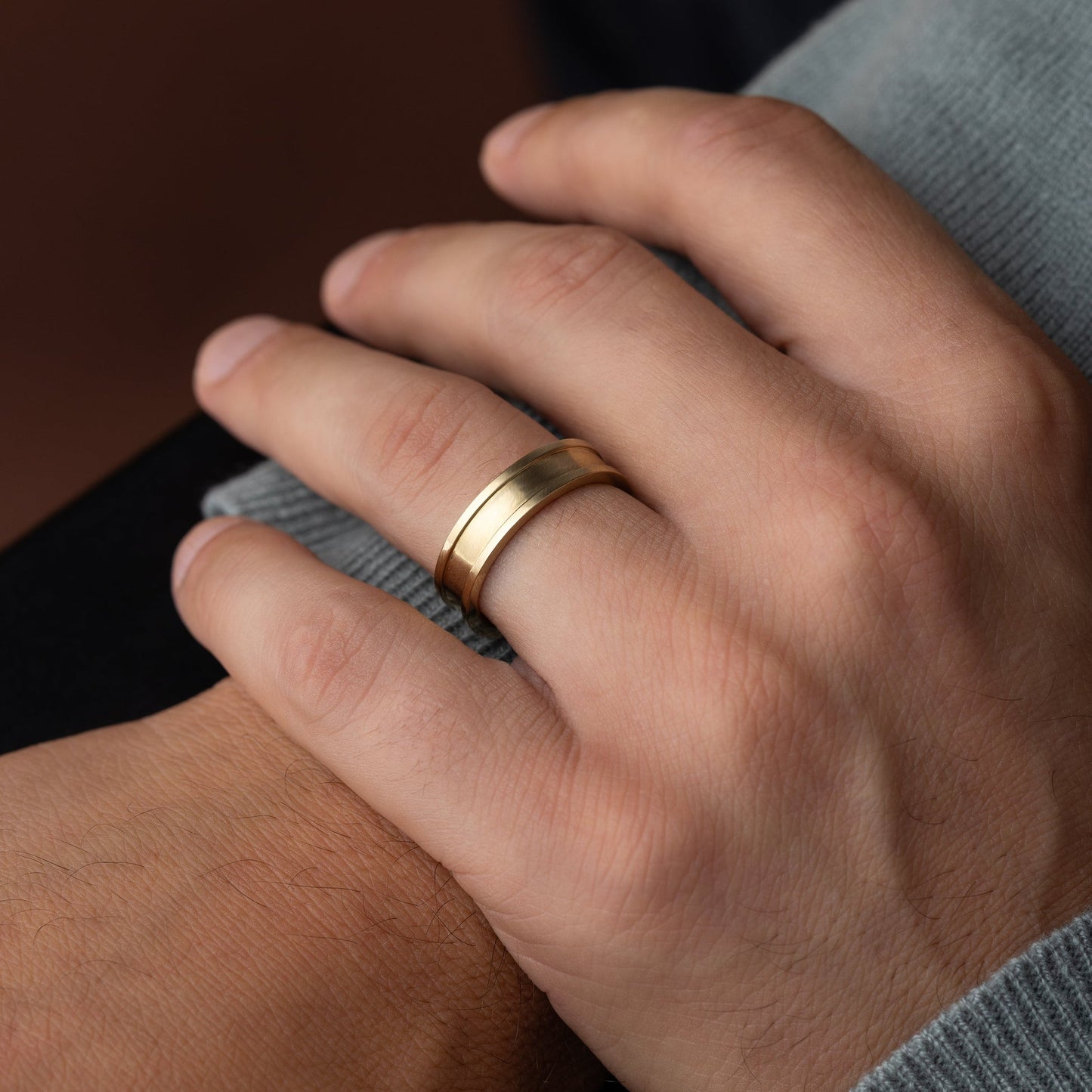 Classic Flat Court- Men's Wedding BandClassic Flat Court- Men's Wedding Band - Back view