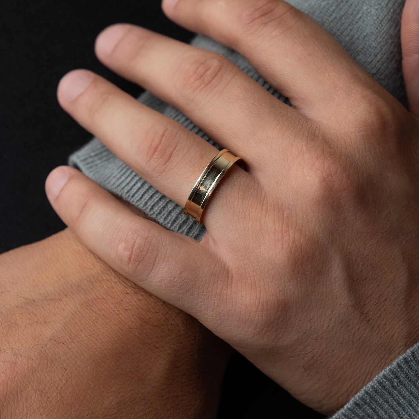 Classic Flat Court- Men's Wedding BandClassic Flat Court- Men's Wedding Band - Side view