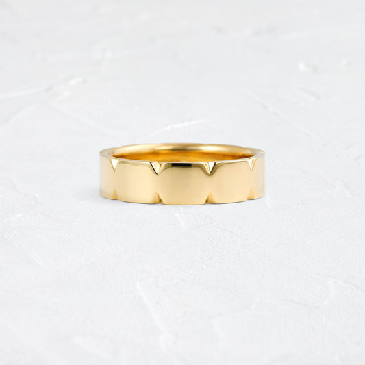 Faceted Edge- Men's Wedding BandFaceted Edge- Men's Wedding Band - Front view