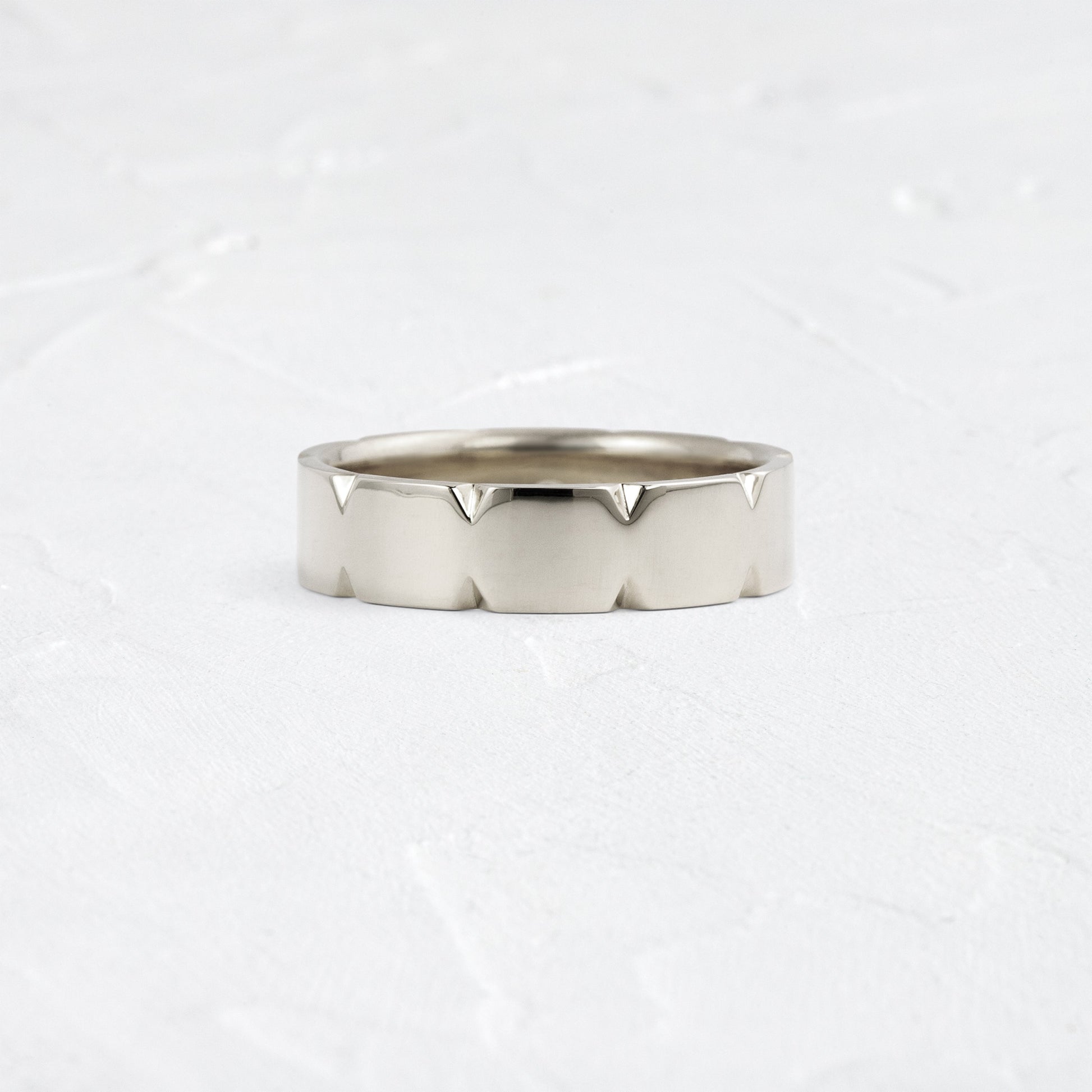 Faceted Edge- Men's Wedding BandFaceted Edge- Men's Wedding Band - Detail view