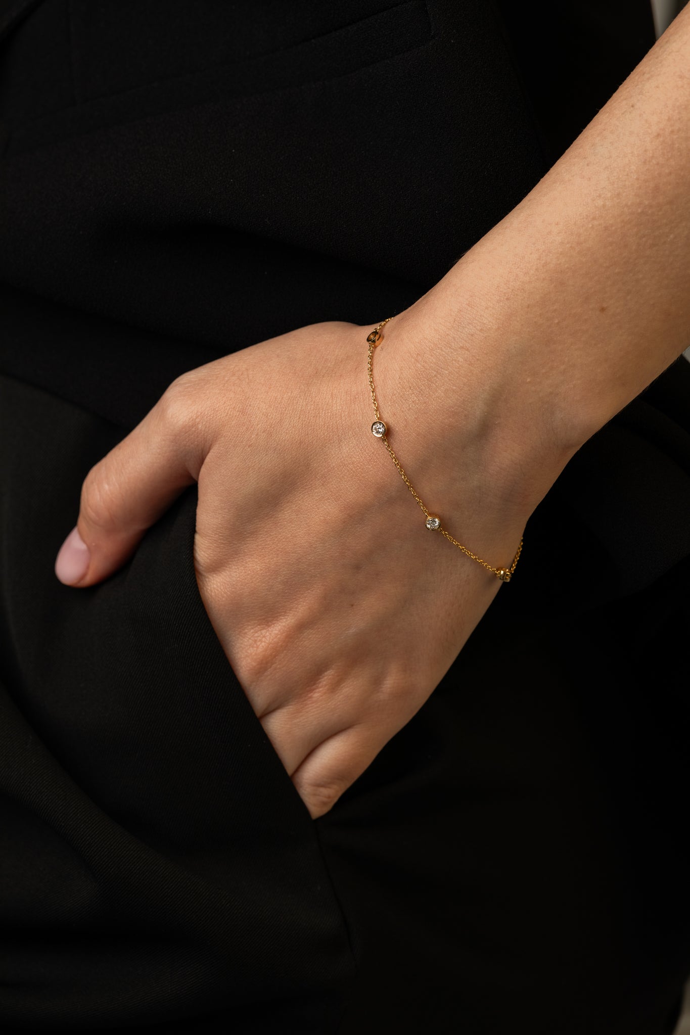 Floating Bezel-0.5 CT Round Lab Grown Diamond BraceletsFloating Bezel-0.5 CT Round Lab Grown Diamond Bracelets - Back view