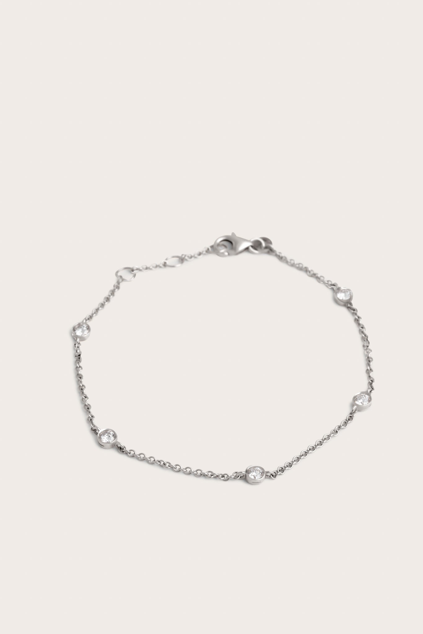 Floating Bezel-0.5 CT Round Lab Grown Diamond BraceletsFloating Bezel-0.5 CT Round Lab Grown Diamond Bracelets - Detail view