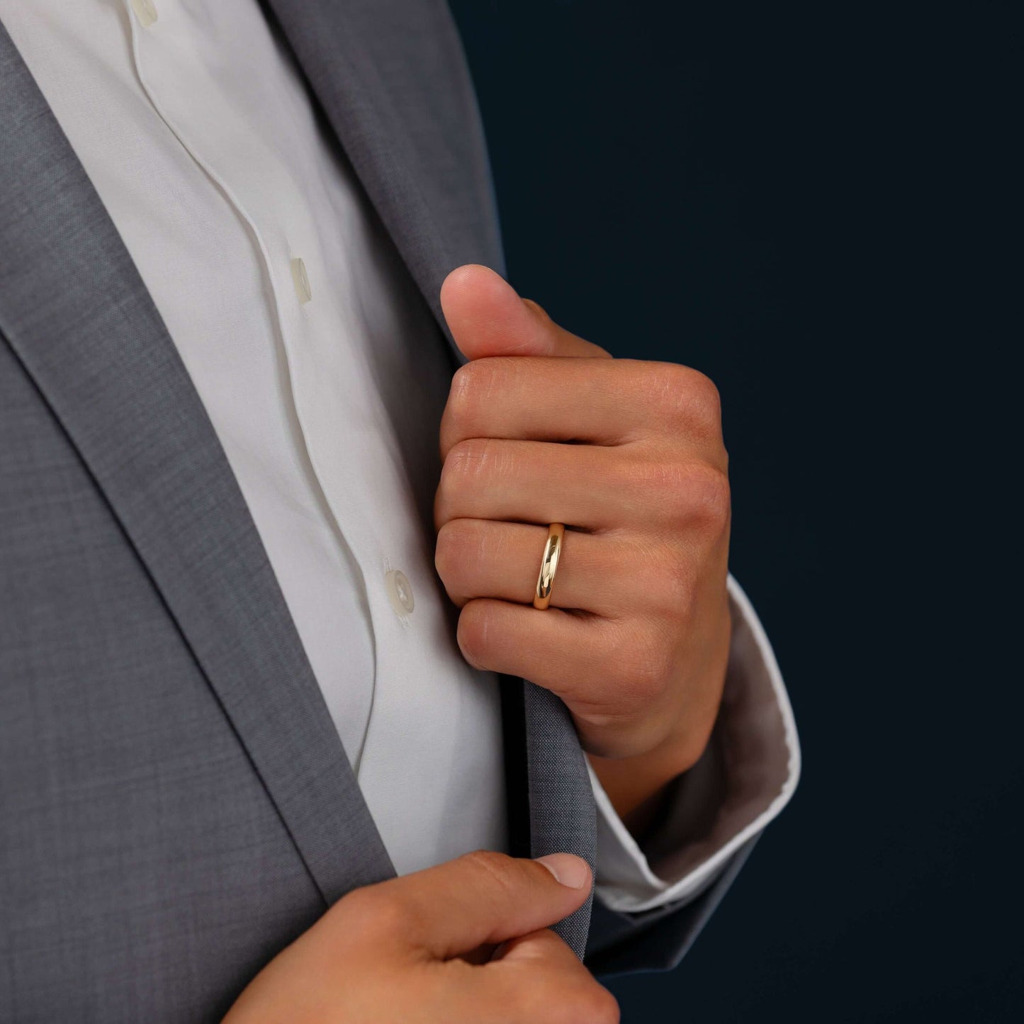 Half Round- Men's Wedding BandHalf Round- Men's Wedding Band - Detail view
