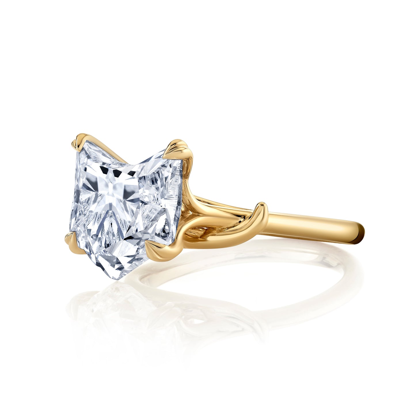 High Jewelry | Cat-Head Cut Solitaire Engagement Ring - view 2