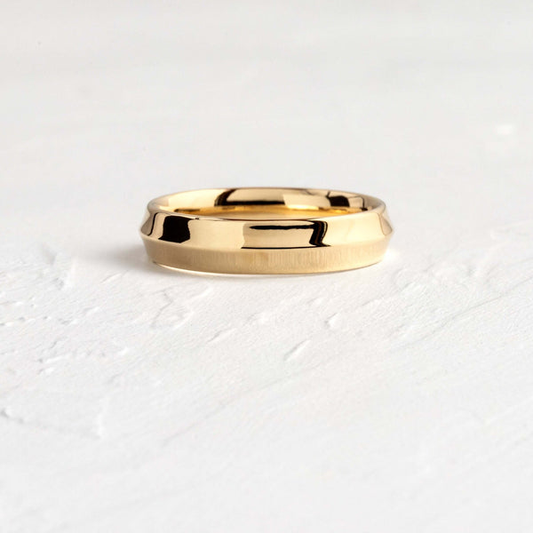 Soft Bevel- Men's Wedding BandSoft Bevel- Men's Wedding Band - Front view