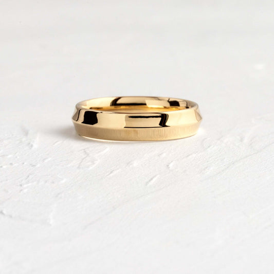 Soft Bevel- Men's Wedding BandSoft Bevel- Men's Wedding Band - Front view