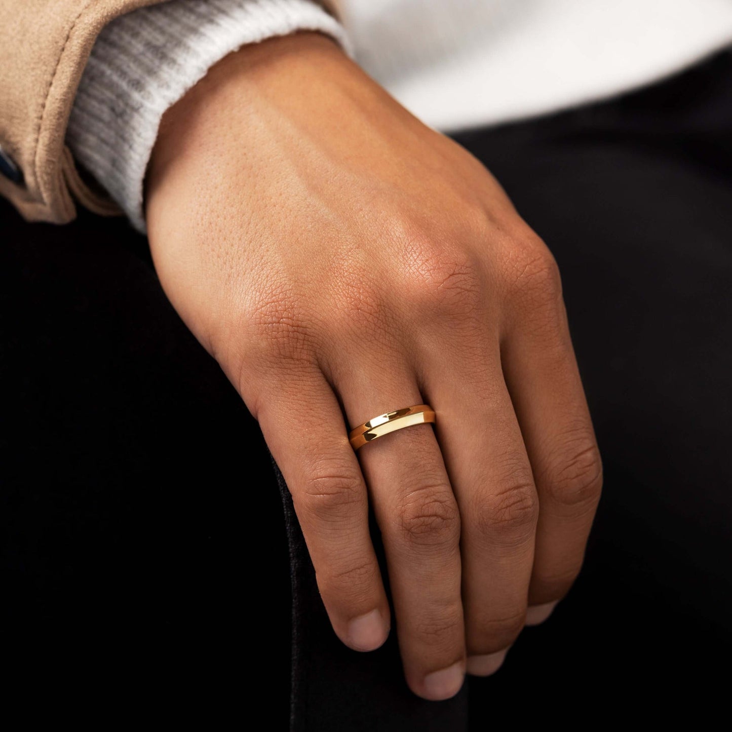 Soft Bevel- Men's Wedding BandSoft Bevel- Men's Wedding Band - Back view