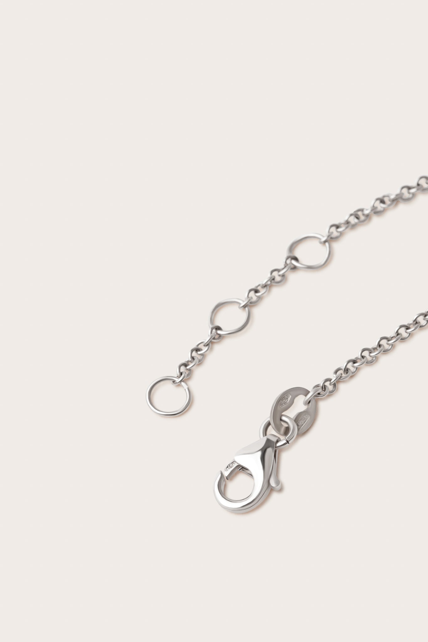 Solitaire Bezel-0.3 CT Round Lab Grown Diamond BraceletsSolitaire Bezel-0.3 CT Round Lab Grown Diamond Bracelets - Lifestyle