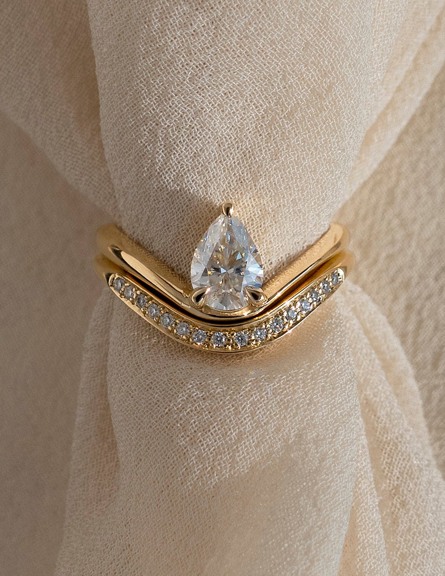 Solitaire Curve & Pave Band-1 CT Pear Lab Grown Diamond Bridal SetSolitaire Curve & Pave Band-1 CT Pear Lab Grown Diamond Bridal Set - Front view