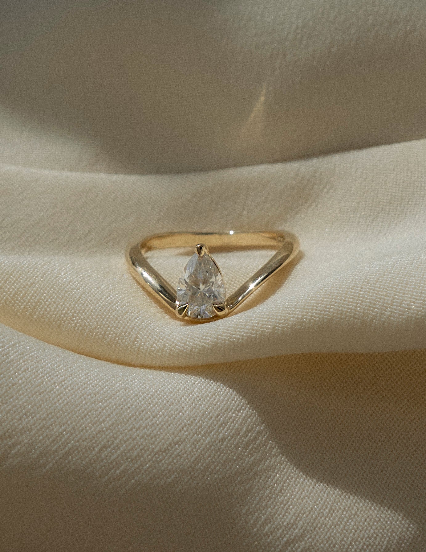 Solitaire Curve & Pave Band-1 CT Pear Lab Grown Diamond Bridal SetSolitaire Curve & Pave Band-1 CT Pear Lab Grown Diamond Bridal Set - Front view