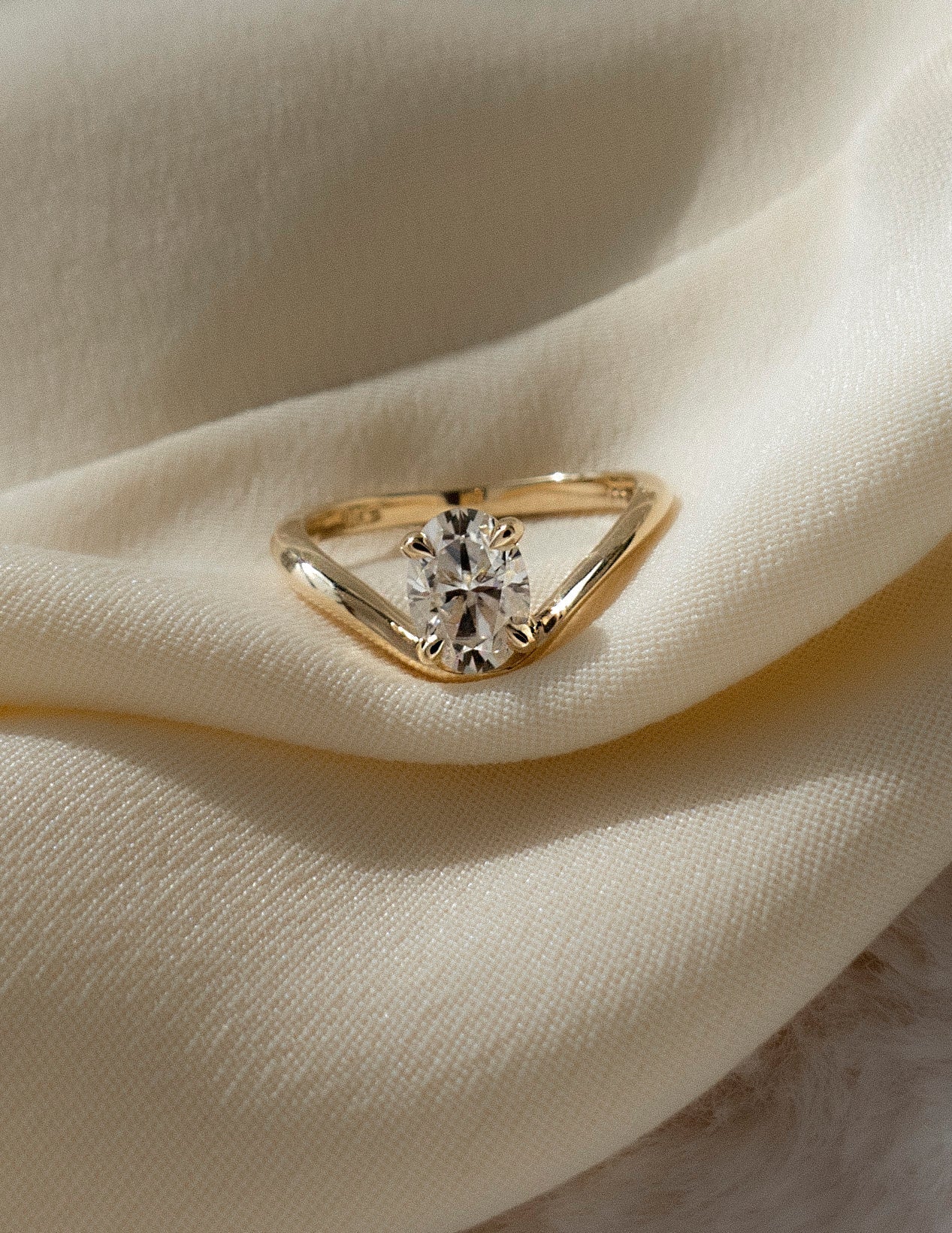 Solitaire Curved Shank-Oval Lab Grown Diamond Engagement Ring - Front view