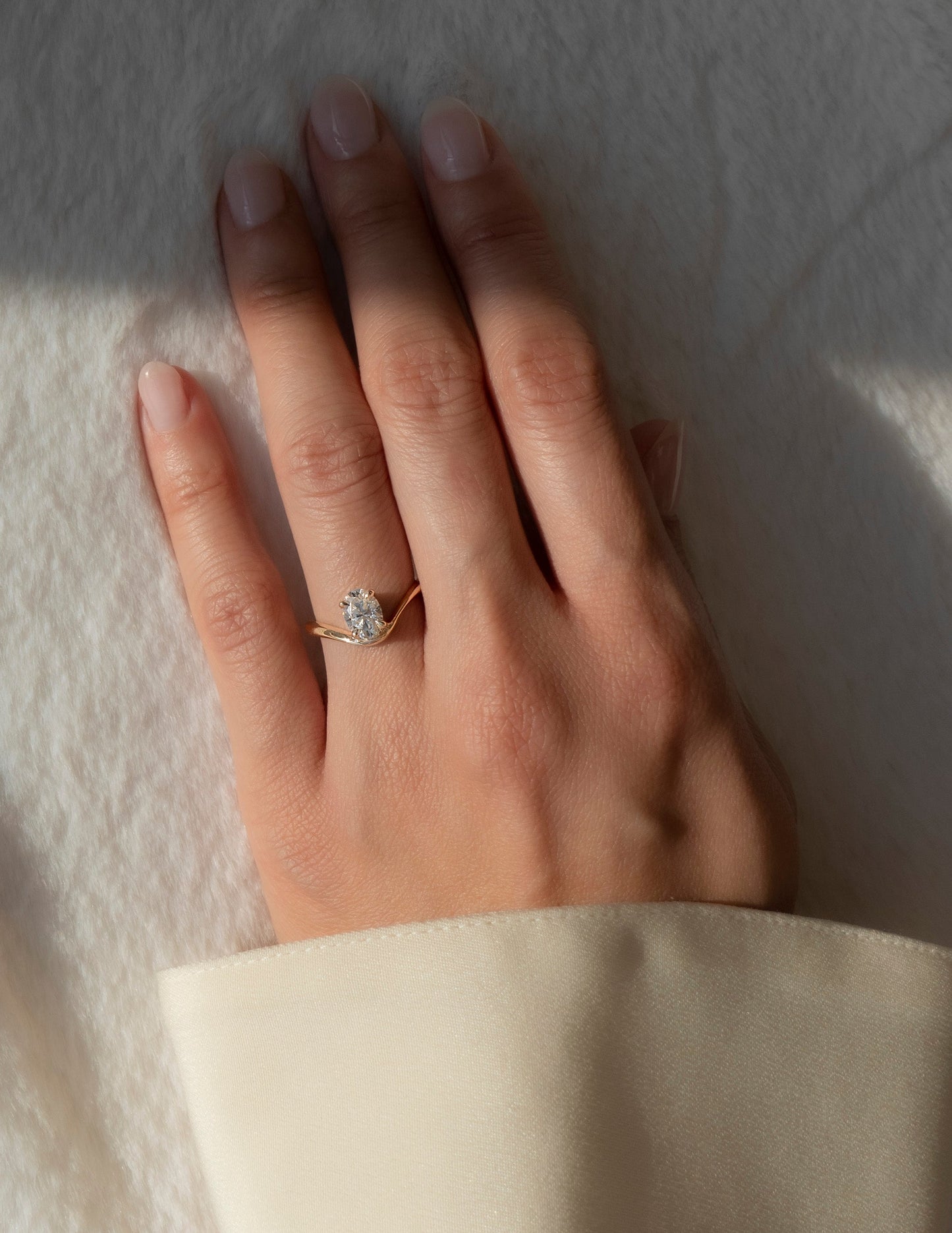 Solitaire Curved Shank-Oval Lab Grown Diamond Engagement Ring - Detail view