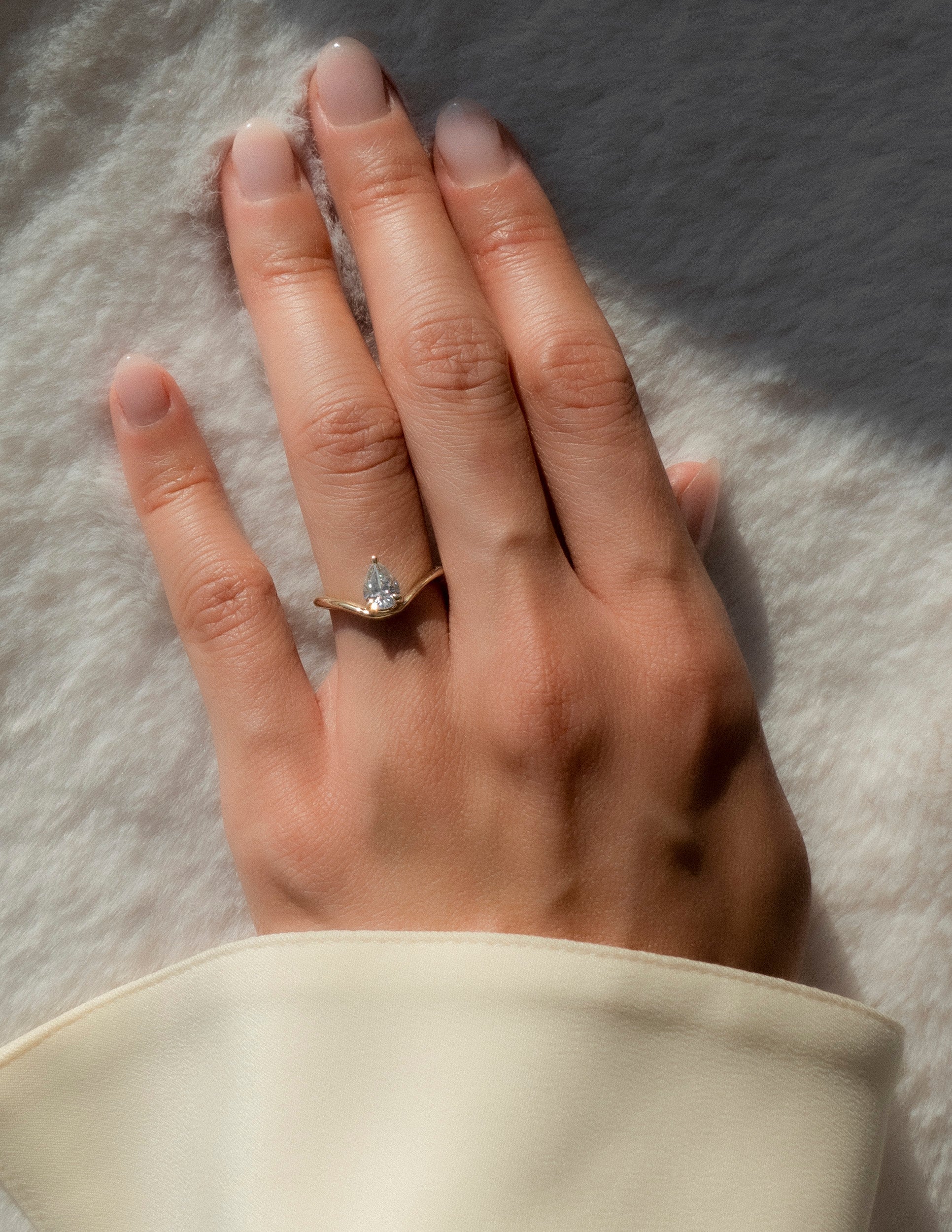 Solitaire Curved Shank-Pear Lab Grown Diamond Engagement Ring - Detail view