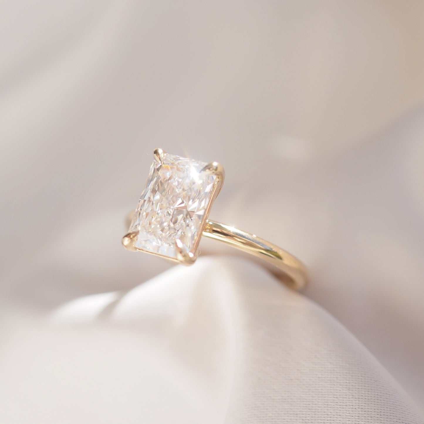 Solitaire-Radiant Lab Grown Diamond Engagement Ring - Detail view