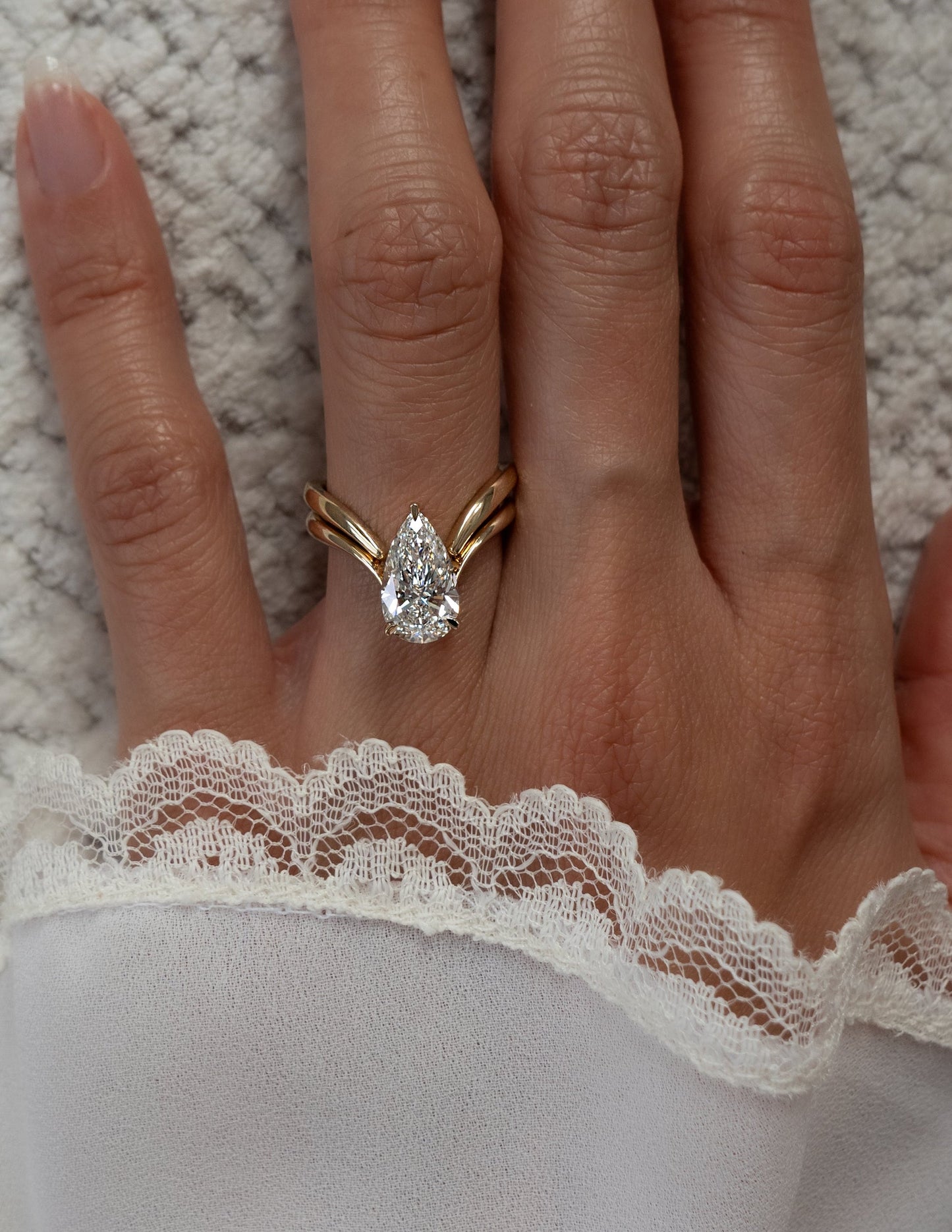 Solitaire Rapture & Plain Band- 2 CT Pear Lab Grown Diamond Bridal SetSolitaire Rapture & Plain Band- 2 CT Pear Lab Grown Diamond Bridal Set - Side view