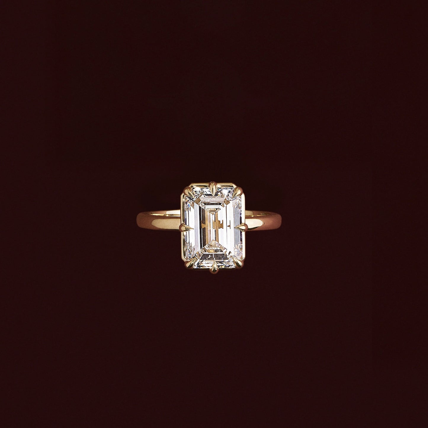 Solitaire Unique Bezel- 3.1 CT Emerald Moissanite Engagement RingSolitaire Unique Bezel- 3.1 CT Emerald Moissanite Engagement Ring - Side view