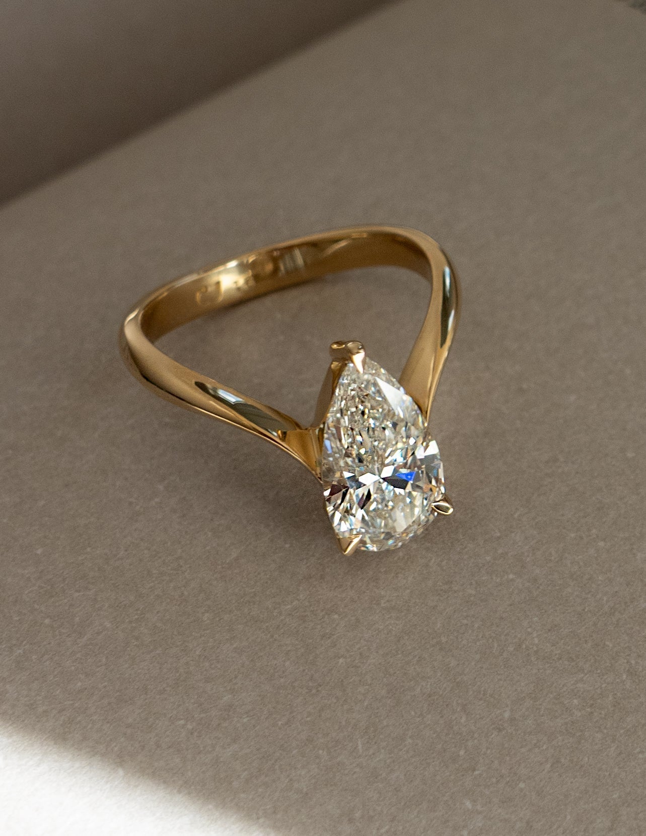 Solitaire V Curved Shank-Pear Lab Grown Diamond Engagement Ring - Detail view