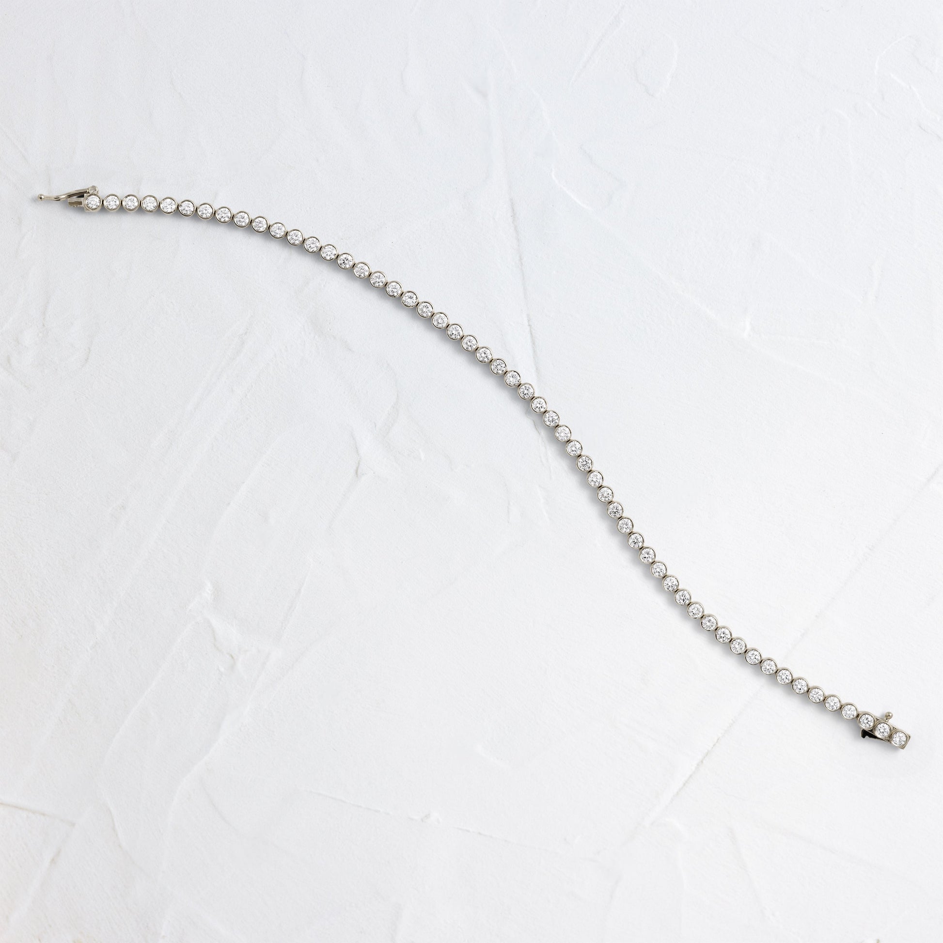 Tennis-2.8 CT Round Lab Grown Diamond BraceletsTennis-2.8 CT Round Lab Grown Diamond Bracelets - Side view